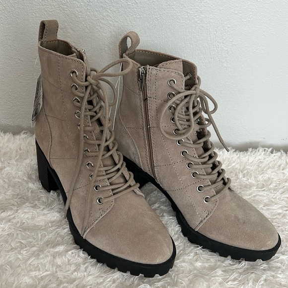 New!! Dolce Vita Nigel Tan Suede Lace Up Side Lug Sole Zip Ankle Boots Sz 8 - Picture 1 of 10